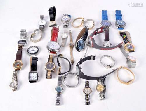 A collection of watches (13)