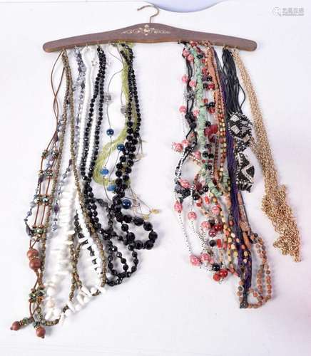 A collection of beads (Qty)