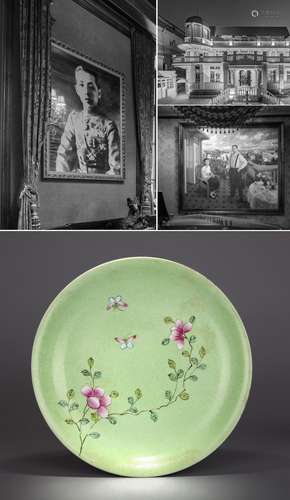 CHINESE PORCELAIN GREEN GROUND FAMILLE ROSE FLOWER PLATE