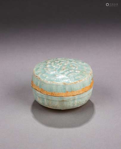 A small Qingbai ‘peony’ cosmetic box and cover, Song dynasty...