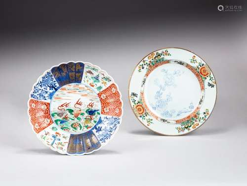 Two Chinese export verte-Imari dishes, Qing dynasty, Kangxi ...