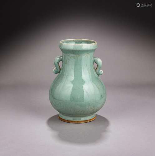 A Guan-type celadon handled vase, Qing dynasty, 18th - 19th ...