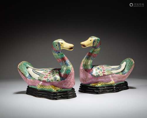 A pair of famille-rose ducks, Qing dynasty, 18th - 19th cent...