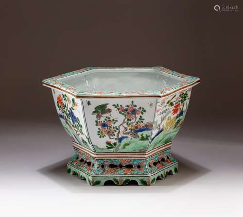 A famille-verte hexagonal jardiniere, Qing dynasty, 19th cen...