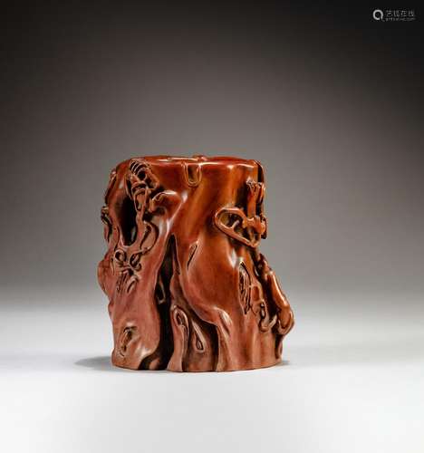 A boxwood 'tree trunk' brushpot, Qing dynasty, 17th ...