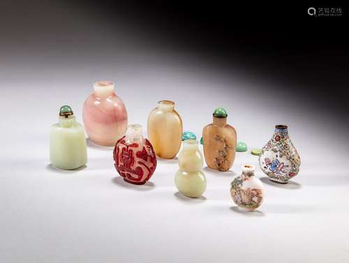 A group of eight snuff bottles, Qing dynasty | 清 鼻煙壺一組...