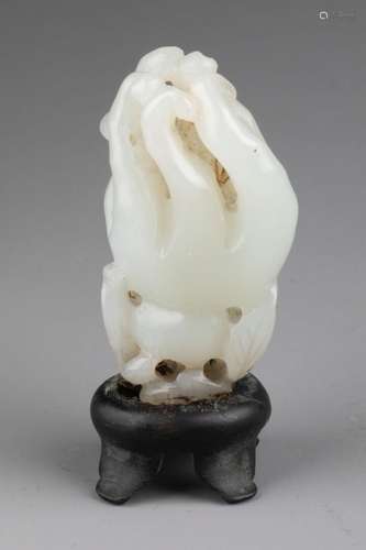 CHINE - XIXe siècle<br />
Main de bouddha<br />
Jade blanc s...