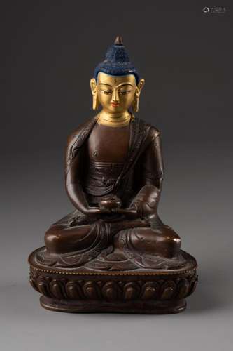 CHINE - XIXe siècle<br />
BOUDDHA en position de méditation,...