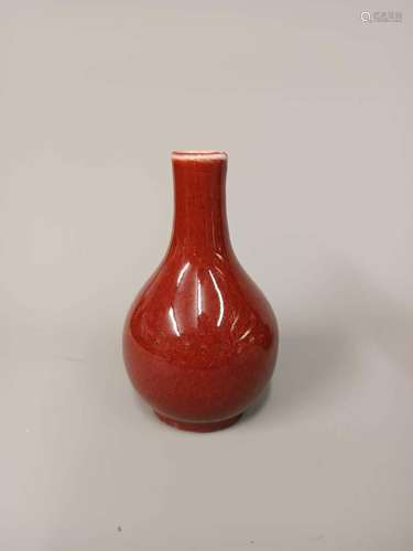 CHINE - XIXe ou XXe siècle<br />
Petit VASE piriforme <br />...