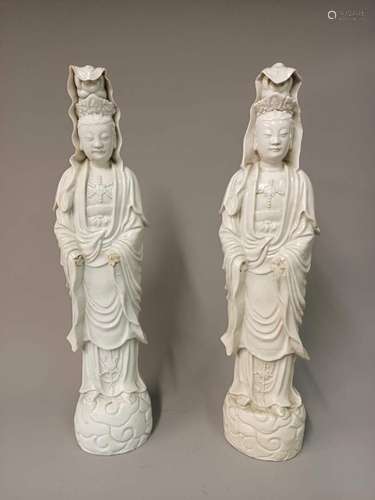 CHINE - XXe siècle<br />
Deux SUJETS <br />
Porcelaine dite ...