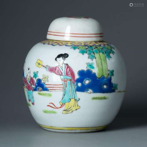 CHINE - XXe siècle<br />
Lot comprenant un VASE balustre à f...