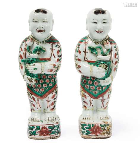 41 Chine : Deux frères HOHO faisant paire. Porcelaine polych...