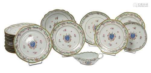 44 Chine : partie de service en porcelaine dure de la Compag...