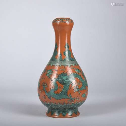 A red ground green glazed 'dragon' garlic-head vase