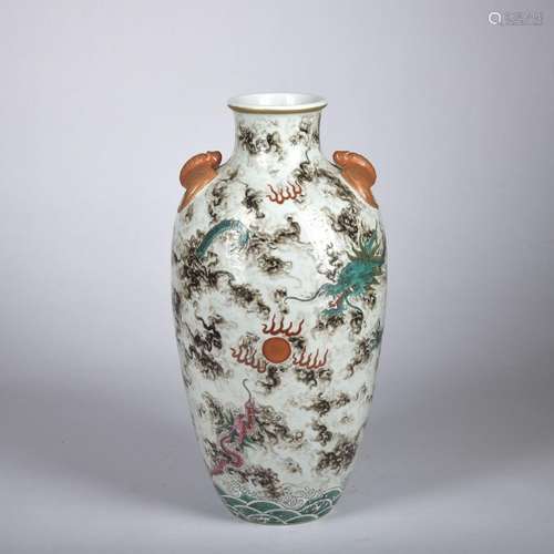 A wucai Grisaille-painted 'dragon' vase