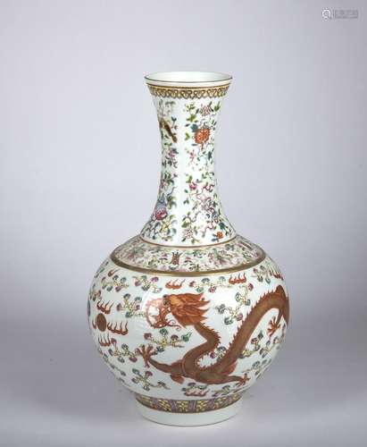 A famille-rose allite red glazed 'dragon' vase painting in g...