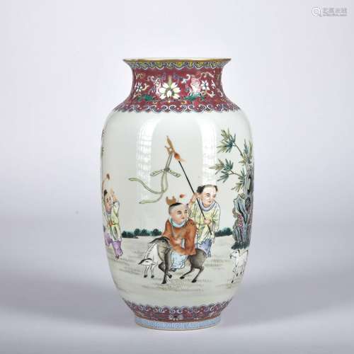 A Wu cai 'figure' vase