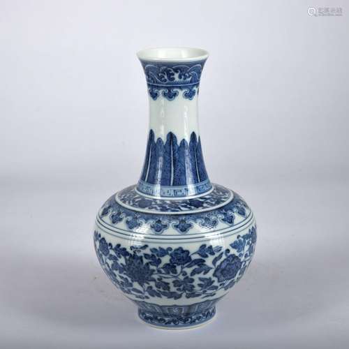 A blue and white 'floral' vase