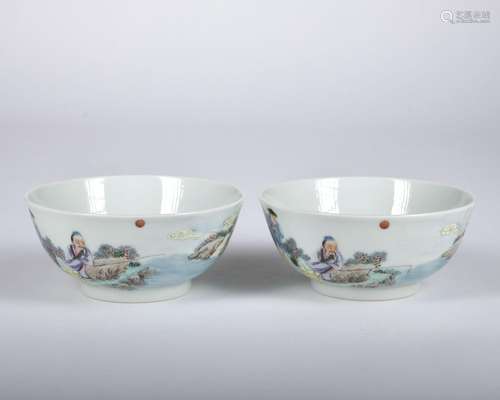 A pair of Wu cai 'figure' bowl