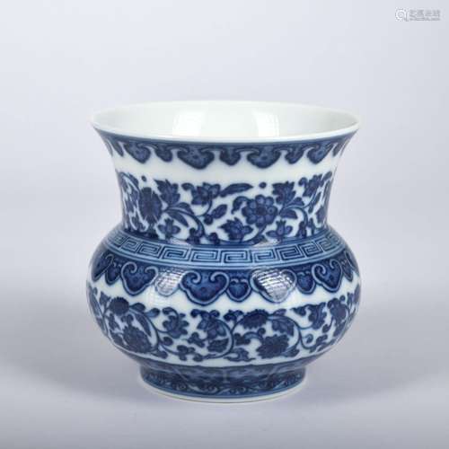 A blue and white 'floral' Zhadou