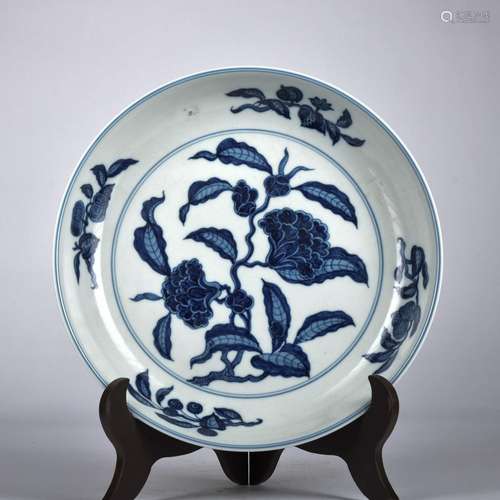 A blue and white 'floral' dish