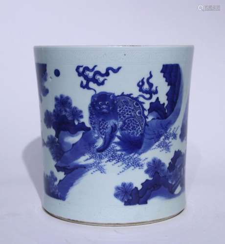 Blue and white auspicious beast pen holder