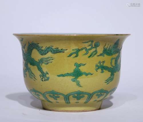 Yellow-bottomed green-glazed dragon pattern cylinder