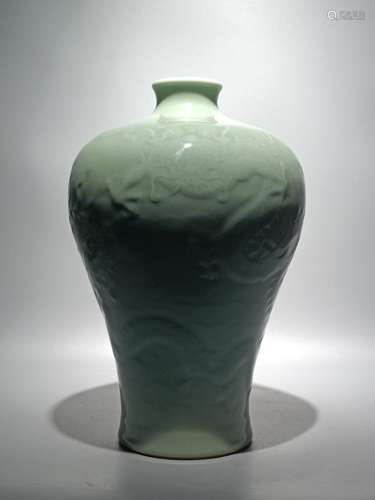 Bean Green Glaze Plum Vase