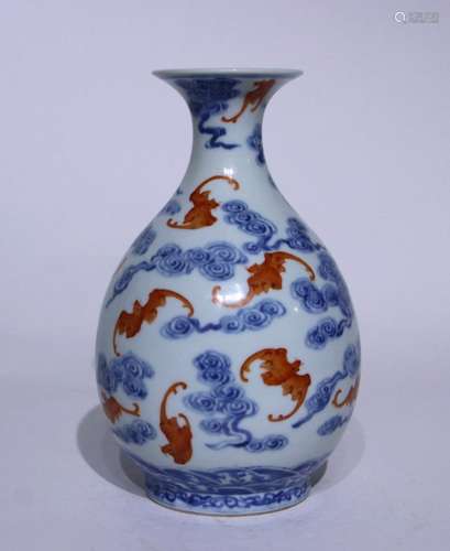 Blue and white alum red jade pot spring vase