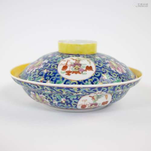 Chinese lidded bowl with Fencai decor marked Qianlong, aroun...