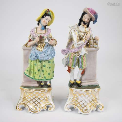 Couple of porcelain figures Vieux Paris