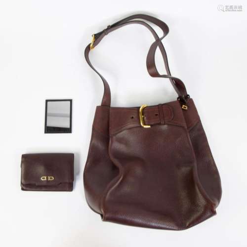 Delvaux burgundy shoulder bag in ostrich leather with money ...