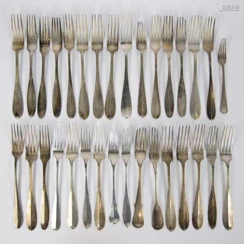 Lot of silver forks: 2 x 18th century, 9 x 1831-1868, 15 x D...