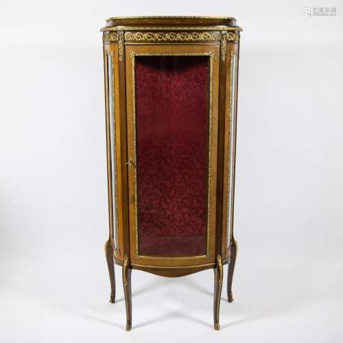 Showcase cabinet Louis XVI style with bronze fittings and wi...
