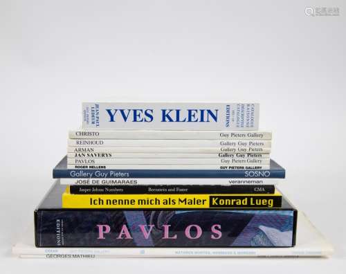 Collection of art books including Catalog raisonné YVES KLEI...