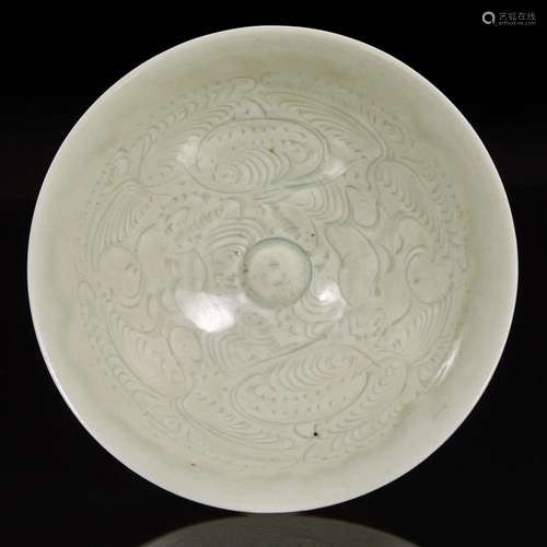 A Chinese Qingbai incised bowl 青白瓷刻花斗笠盏 Probably Son...