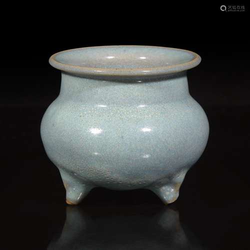 A Chinese Jun-style tripod censer 钧窑风格三组香炉