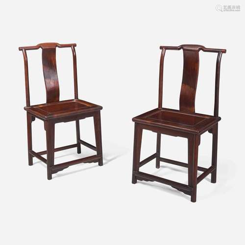 A pair of Chinese hardwood and jichimu side chairs 鸡翅木座椅...