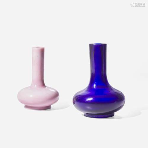 Two Chinese glass vases 琉璃长颈瓶一组两件 18th/19th century...