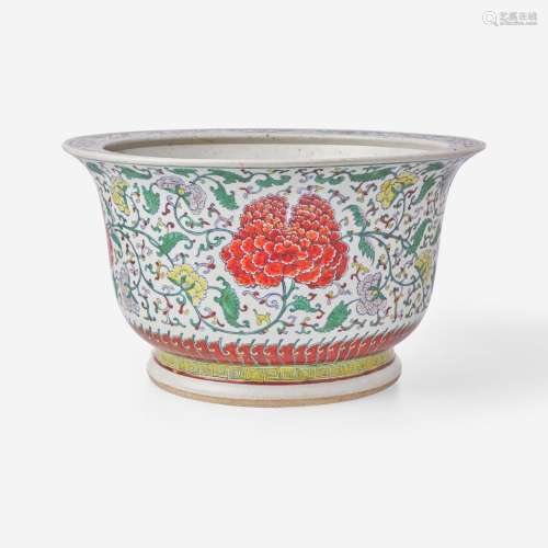 A large Chinese doucai-decorated jardinière 斗彩大花盆 18th/...