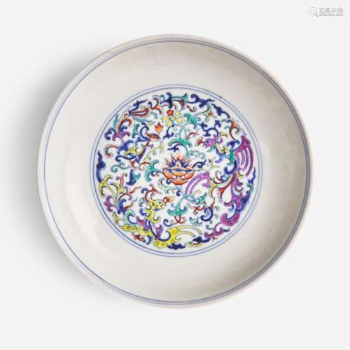 A Chinese doucai-decorated porcelain "Phoenix" dis...