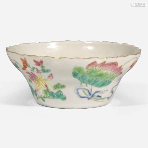 A Chinese famille rose-decorated small bowl 粉彩小盌 Jiaqing...