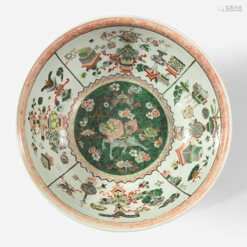 A Chinese famille verte-decorated porcelain basin 五彩瓷盆 1...