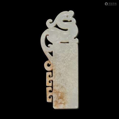 A Chinese white and beige archaistic pendant 仿古玉饰