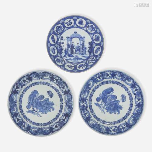 Three Chinese export porcelain blue and white dishes 青花瓷三...