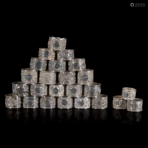 A group of 24 assorted Chinese export silver napkin rings 银...