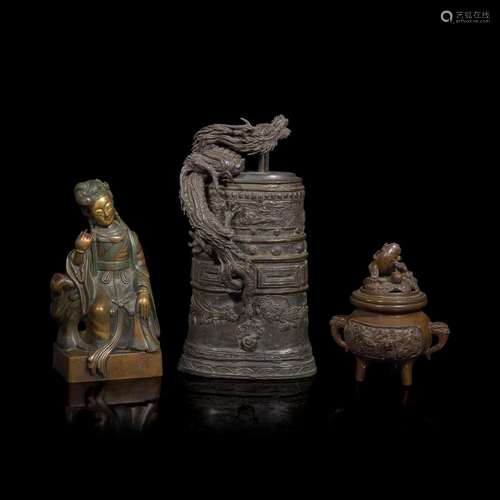 A group of three Japanese and Asian bronzes 日本铜器三件