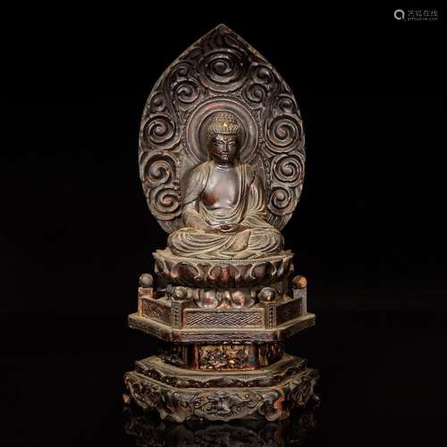 A Japanese lacquered wood figure of Buddha Nyorai 大日如来佛...