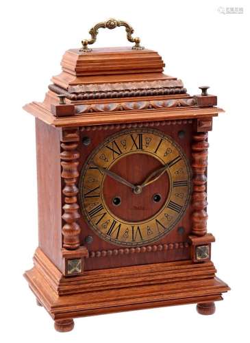 Classic table clock