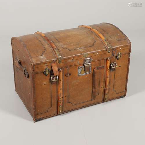 VINTAGE GERMAN CABIN TRUNK ROHRPLATTENFOFFER - ERSKINE &...